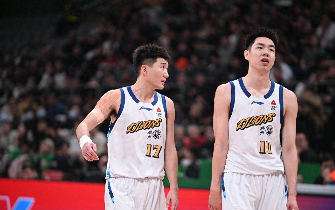 体育博彩-费德勒温网直播间