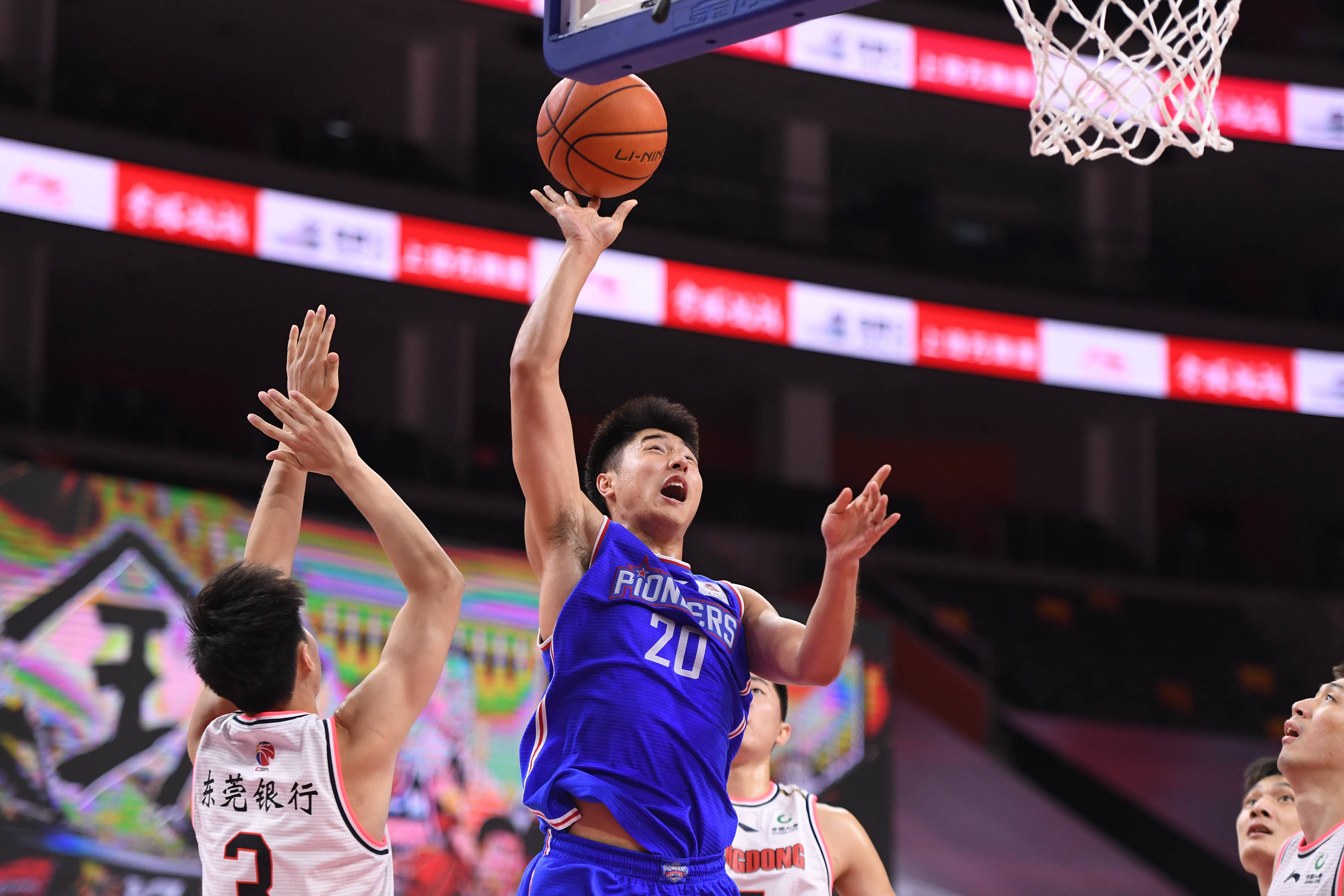 河南球员在比赛中表现出色,荣膺最佳球员是谁