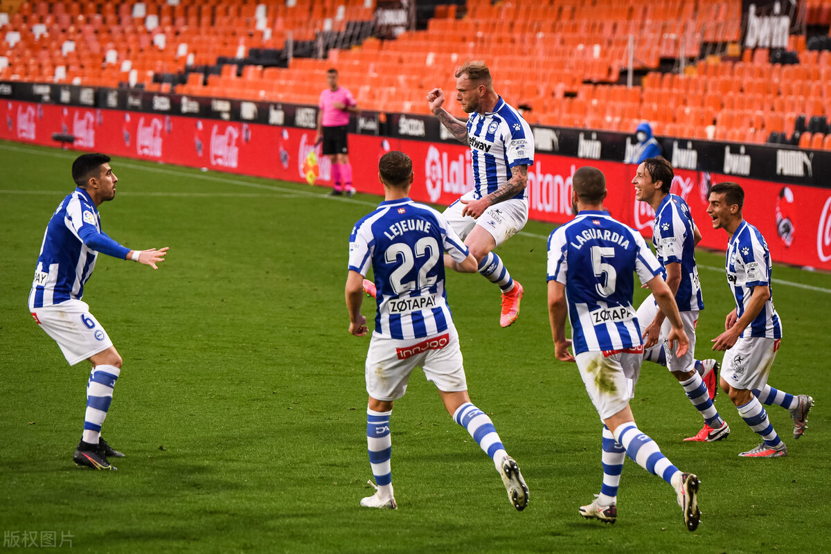 米尔沃尔主场 米尔沃尔主场